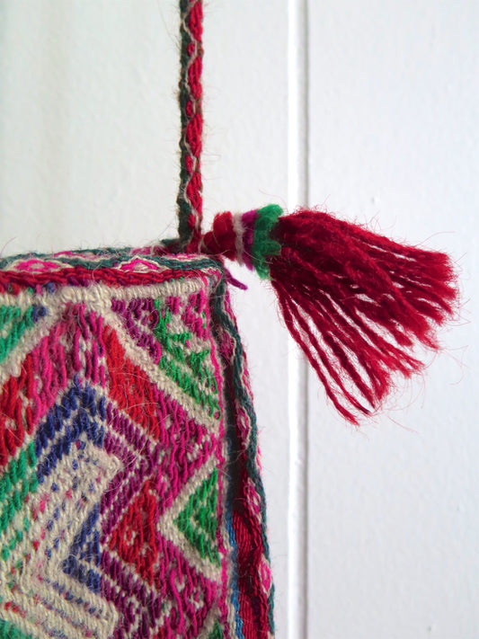 Antique Ñawi Chuspa