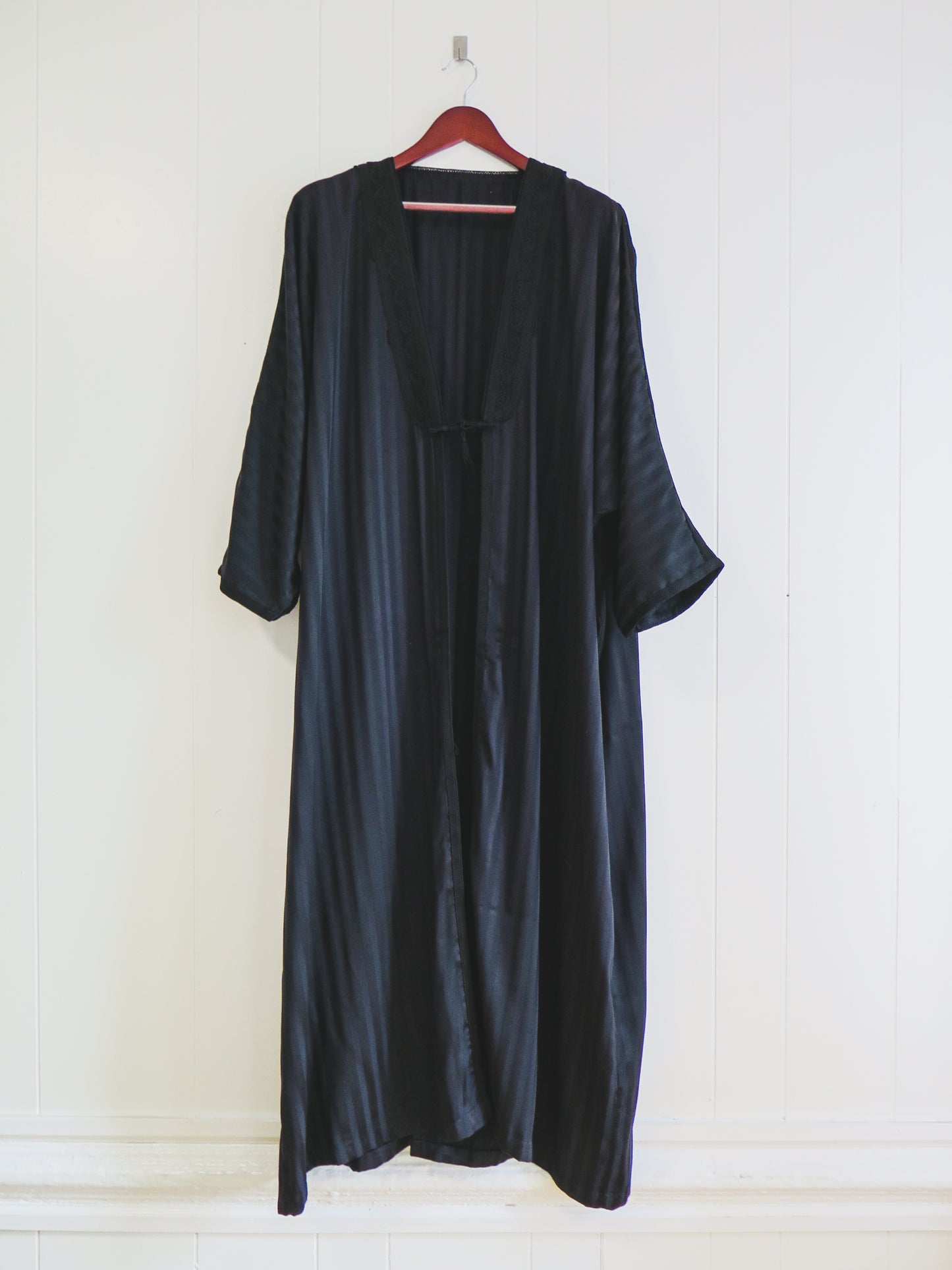 Noire Satin Robe