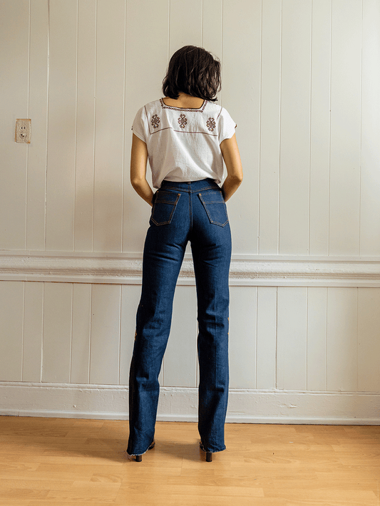 Abejas Embroidered Top